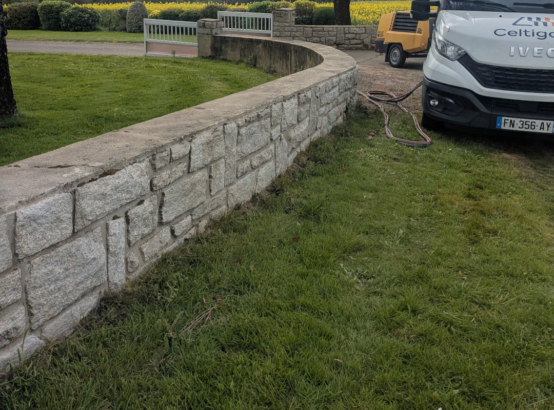 Mur après un décapage basse pression